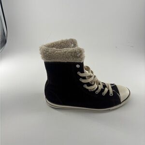 Converse Chuck Taylor Dark Brown Suede Sherpa Lined High Top Women’s Size 7
